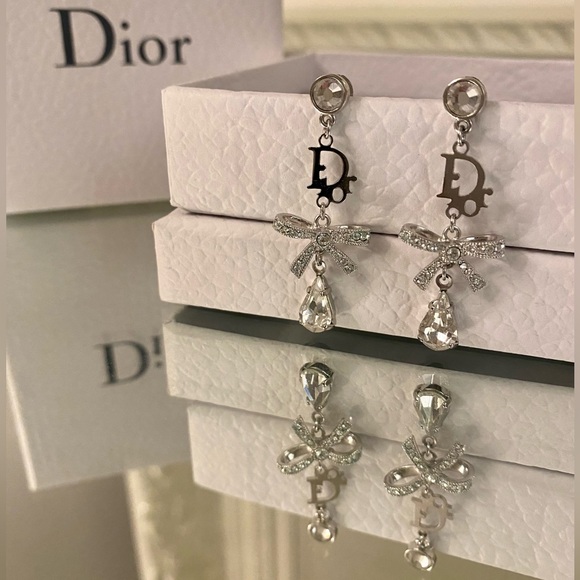 New Authentic Dior Logo Crystal Bow Rhinestone Earrings Silver - Picture 1 of 6